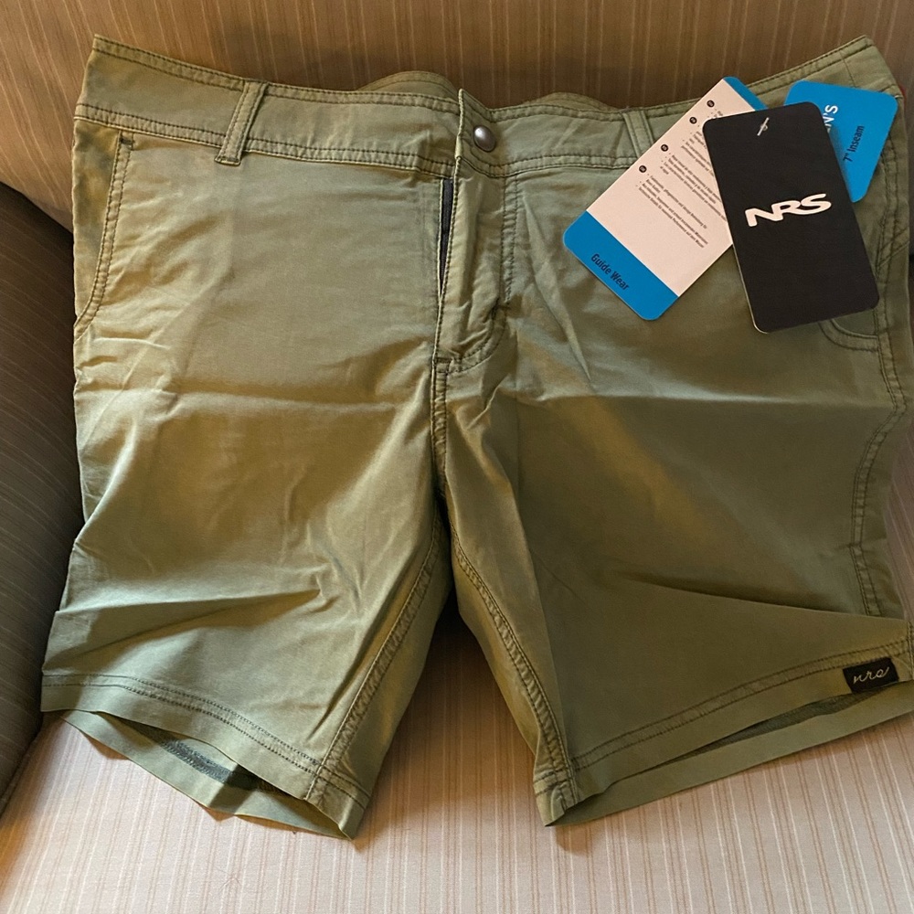 NWT Size 10 NRS Guide Shorts 7inch inseam, water resistant!